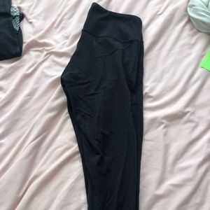 Wunder Under Cropped Leggings